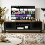 Mobile TV moderno a media temperatura da 63 pollici | Ante a griglia a doghe con vani portaoggetti, ideale per soggiorno, camera da letto e centro di intrattenimento